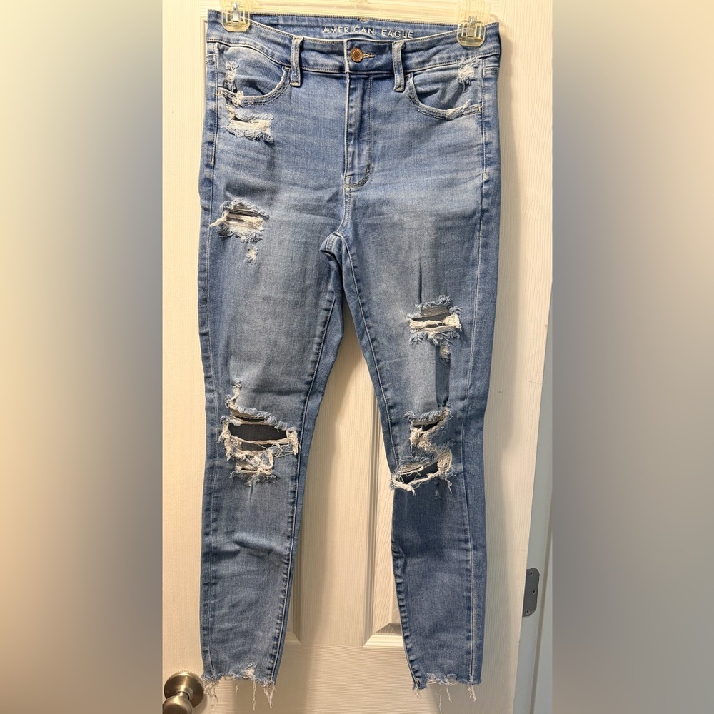 American Eagle Outfitters Light Blue Distressed Skinny Jeans